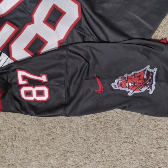 Large Nike NFL Tampa Bay Gronkowski football jersey. Gray and red. - Picture 5 of 6